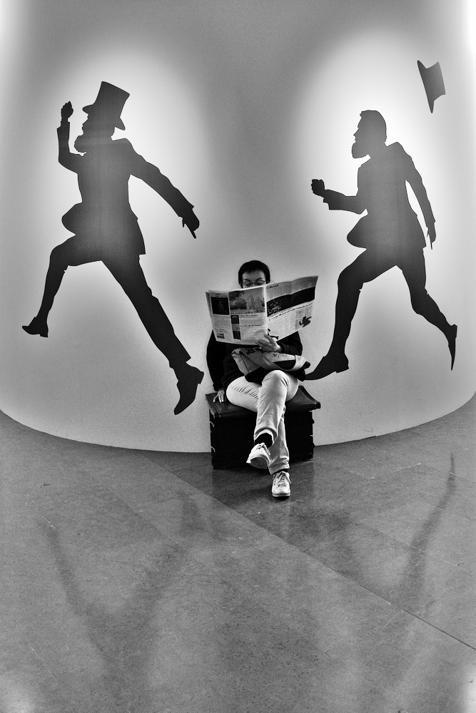 2018 04 28 Archive 31 Eng Look over your shoulder Pierre Poulain Fotógrafo